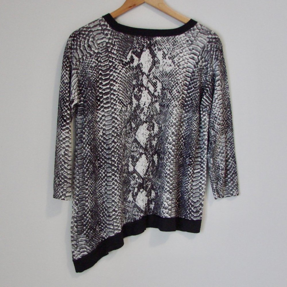 Animal Print Tunic Sweater Black White Snakeskin Print Asymmetrical Hem Small - Picture 12 of 16